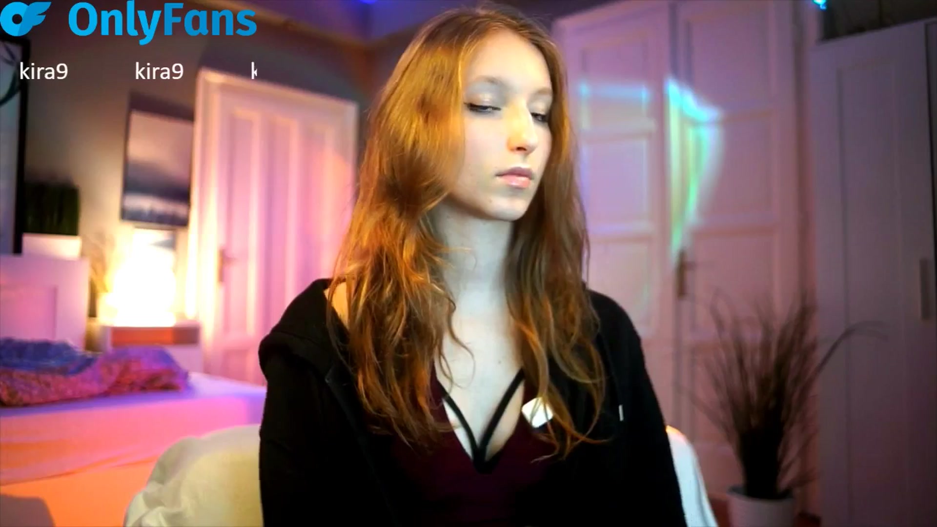 Gallery image thumbnail from Kira9's myfreecams stream on, 09/25/2025, 18:01 image 11 of 20