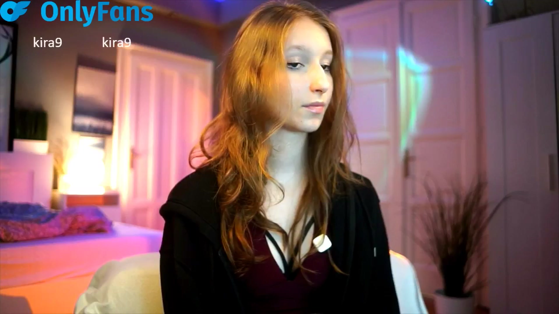 Gallery image thumbnail from Kira9's myfreecams stream on, 09/25/2025, 18:01 image 10 of 20