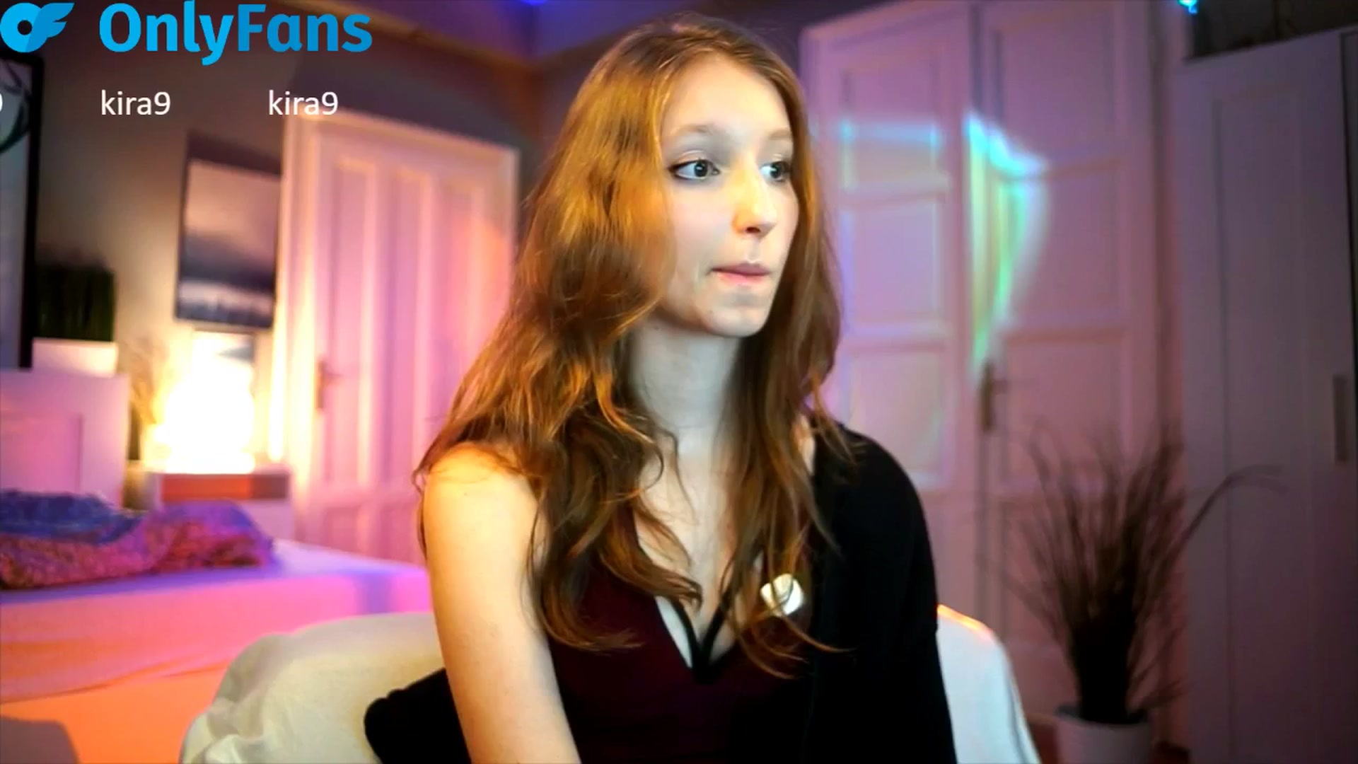 Gallery image thumbnail from Kira9's myfreecams stream on, 09/25/2025, 18:01 image 16 of 20