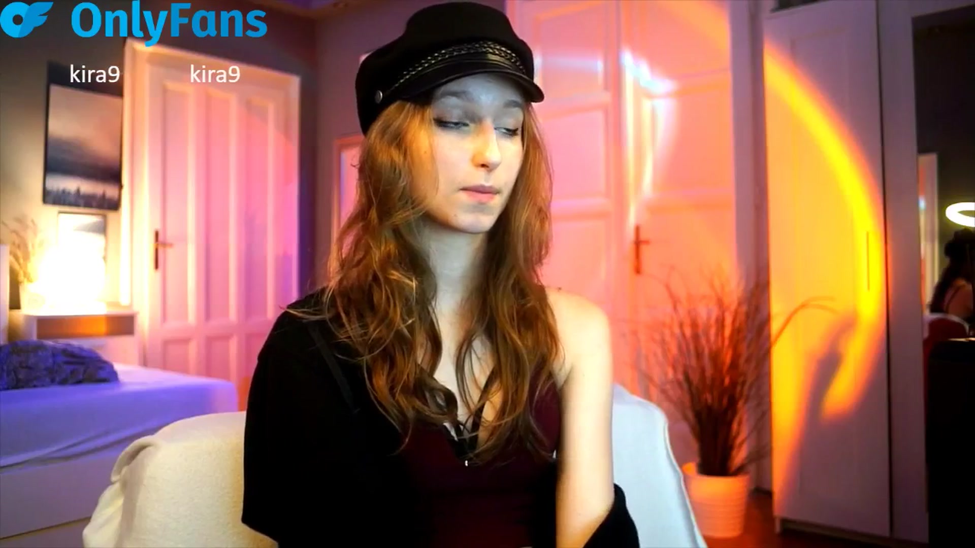Gallery image thumbnail from Kira9's myfreecams stream on, 09/25/2025, 20:05 image 16 of 20