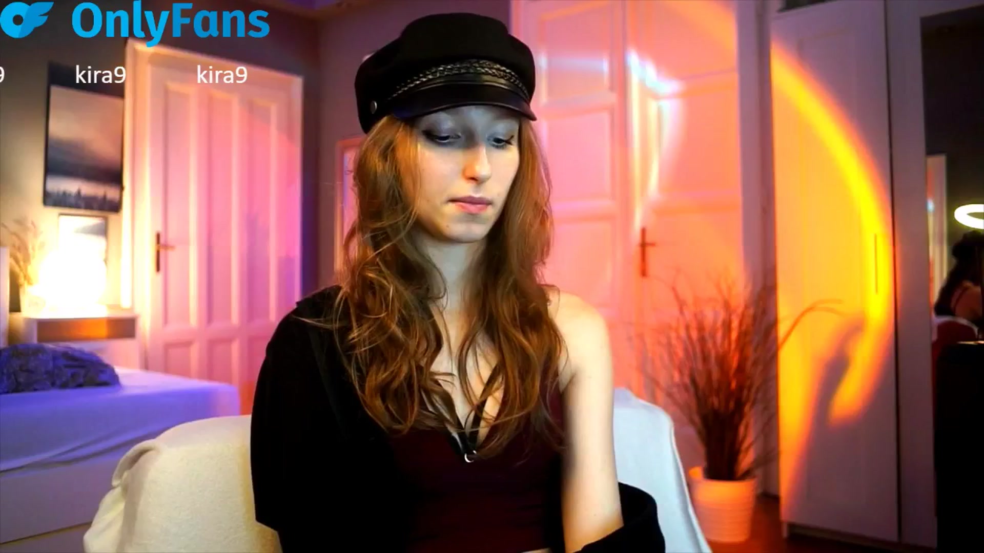 Gallery image thumbnail from Kira9's myfreecams stream on, 09/25/2025, 20:05 image 11 of 20