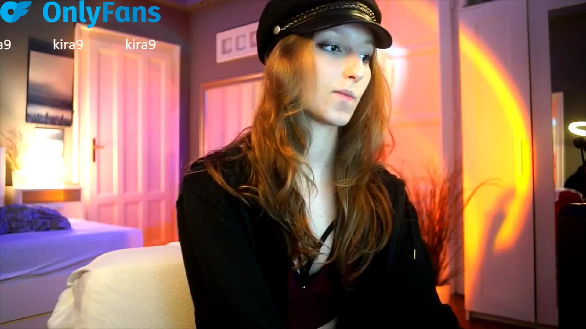 Gallery image thumbnail from Kira9's myfreecams stream on, 09/25/2025, 20:05 image 20 of 20