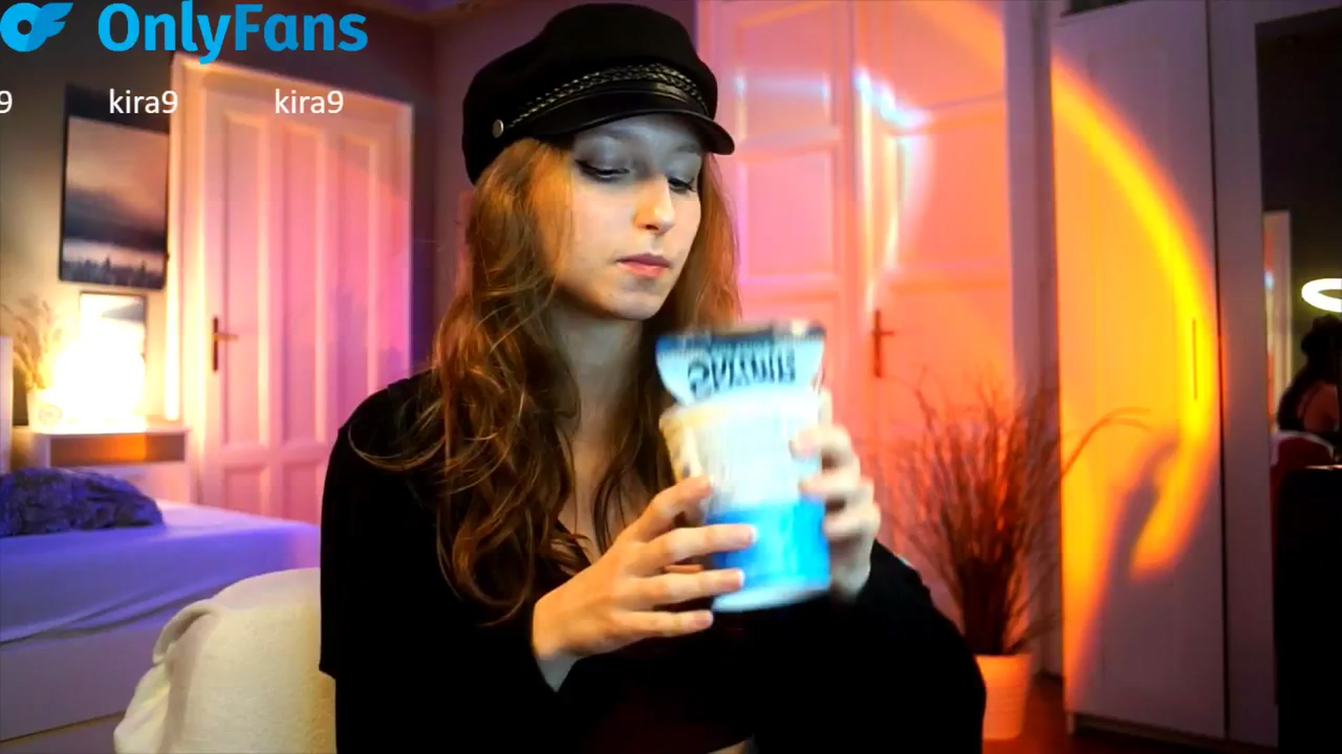 Gallery image thumbnail from Kira9's myfreecams stream on, 09/25/2025, 20:05 image 10 of 20