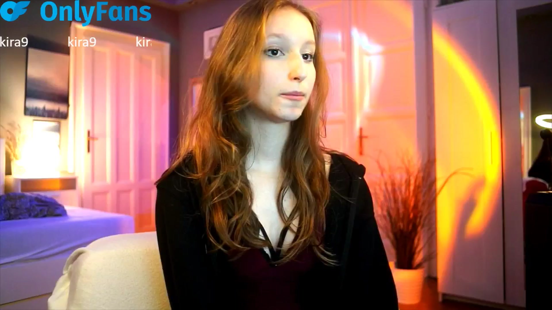 Gallery image thumbnail from Kira9's myfreecams stream on, 09/25/2025, 20:05 image 1 of 20