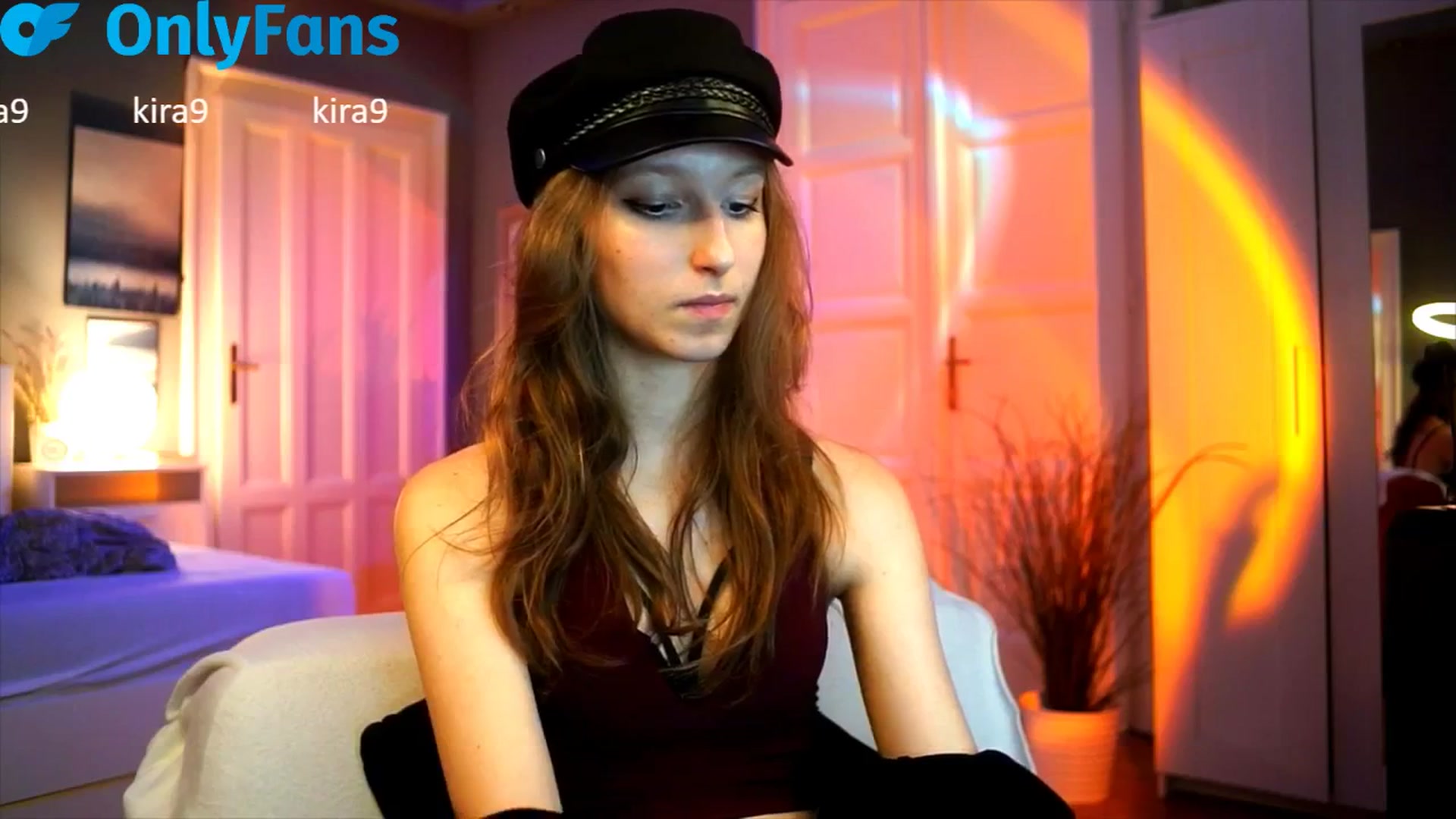 Gallery image thumbnail from Kira9's myfreecams stream on, 09/25/2025, 20:05 image 19 of 20