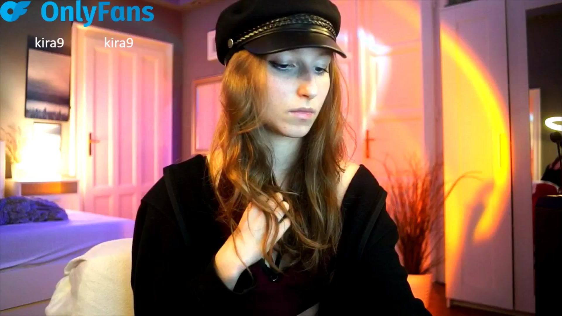 Gallery image thumbnail from Kira9's myfreecams stream on, 09/25/2025, 20:35 image 3 of 20