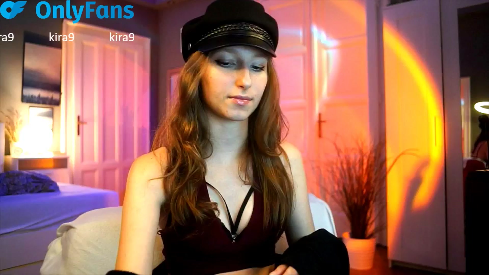 Gallery image thumbnail from Kira9's myfreecams stream on, 09/25/2025, 21:08 image 10 of 20