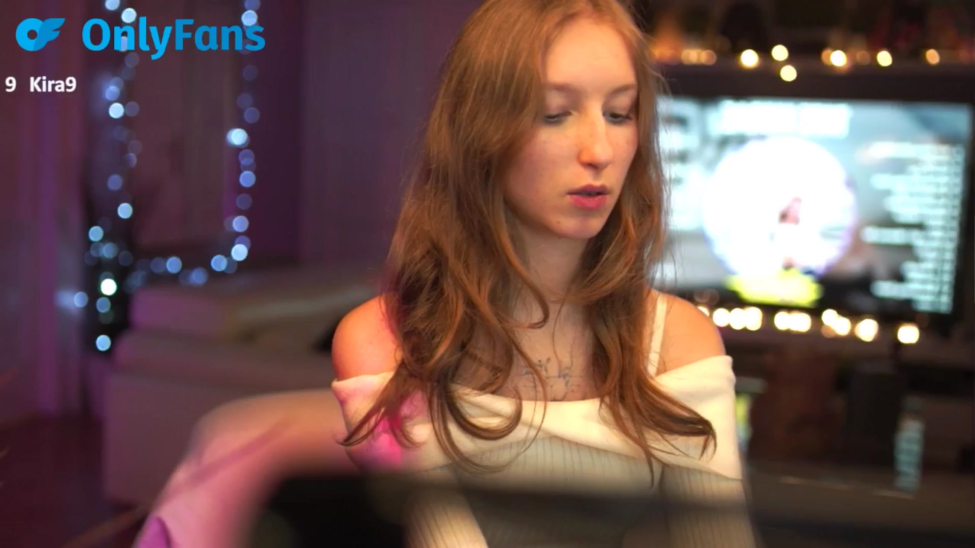 Gallery image thumbnail from Kira9's myfreecams stream on, 09/28/2025, 17:48 image 8 of 20