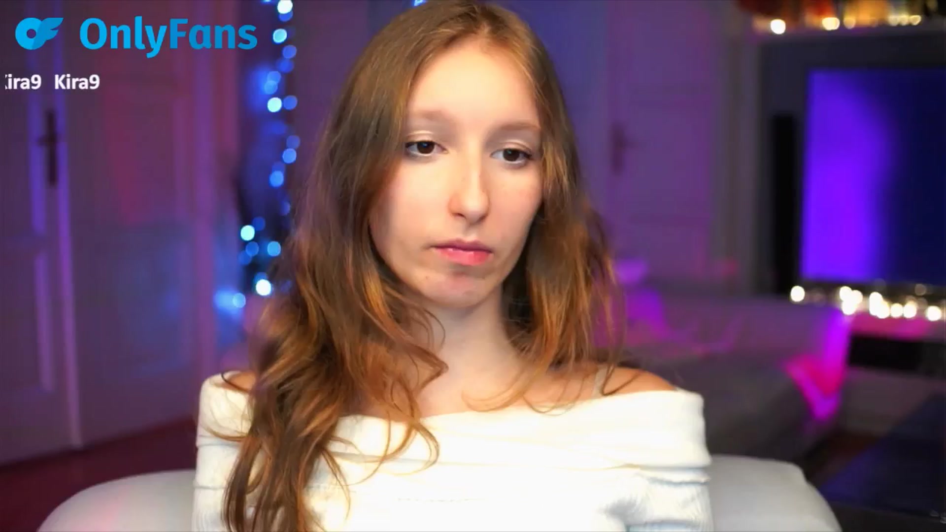 Gallery image thumbnail from Kira9's myfreecams stream on, 09/28/2025, 19:36 image 14 of 20