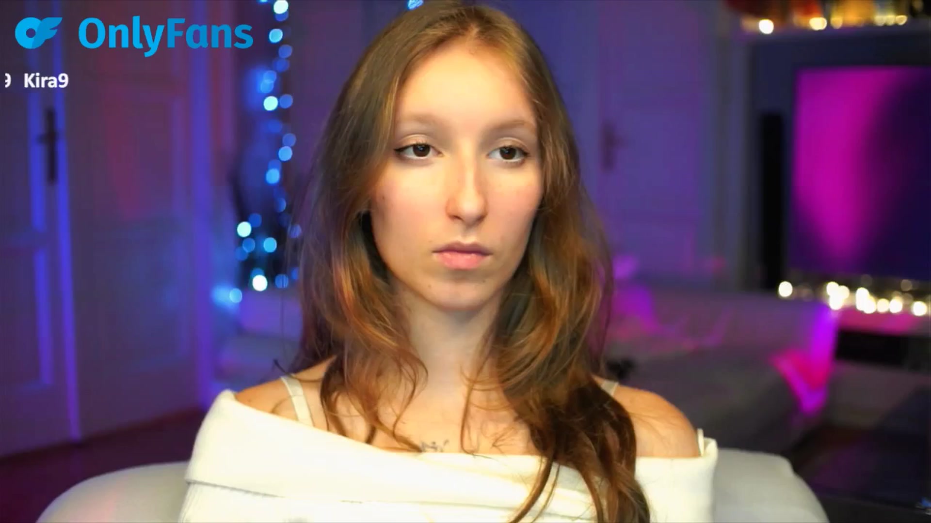 Gallery image thumbnail from Kira9's myfreecams stream on, 09/28/2025, 19:36 image 12 of 20