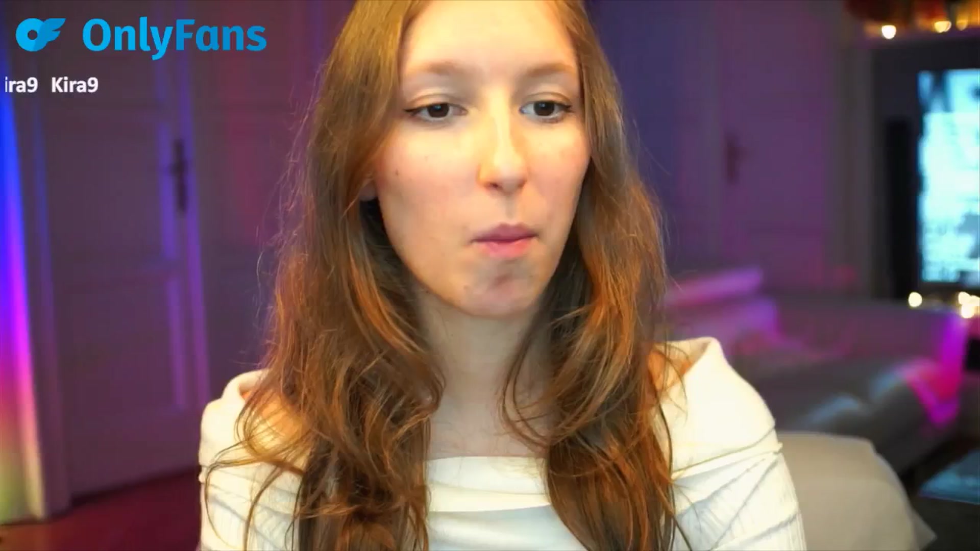Gallery image thumbnail from Kira9's myfreecams stream on, 09/28/2025, 19:36 image 2 of 20
