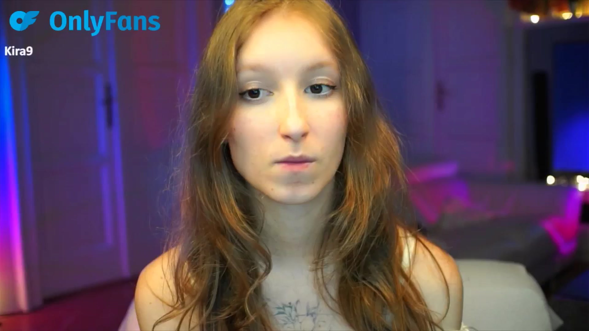 Gallery image thumbnail from Kira9's myfreecams stream on, 09/28/2025, 19:36 image 7 of 20
