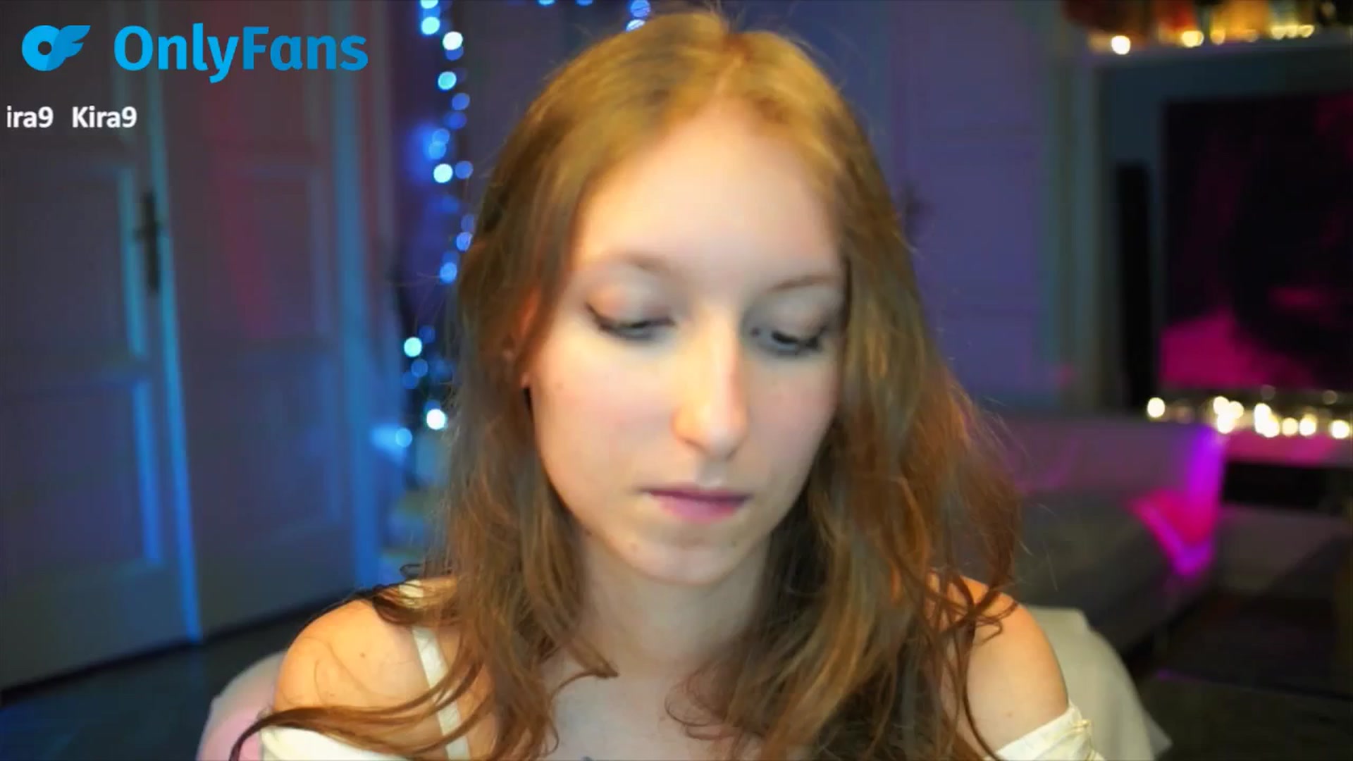 Gallery image thumbnail from Kira9's myfreecams stream on, 09/28/2025, 21:02 image 20 of 20