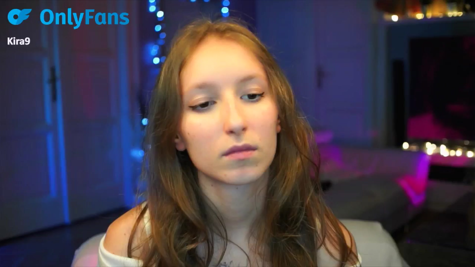 Gallery image thumbnail from Kira9's myfreecams stream on, 09/28/2025, 21:02 image 4 of 20