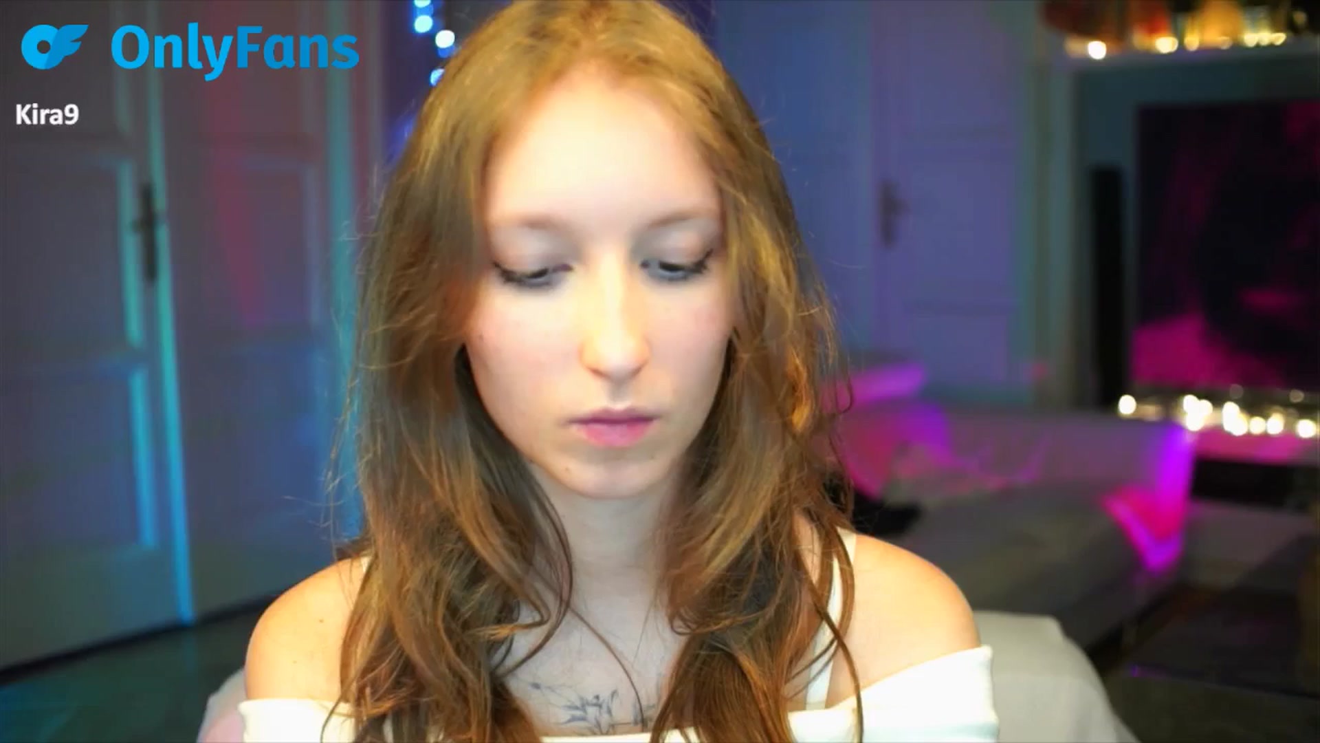Gallery image thumbnail from Kira9's myfreecams stream on, 09/28/2025, 21:02 image 1 of 20