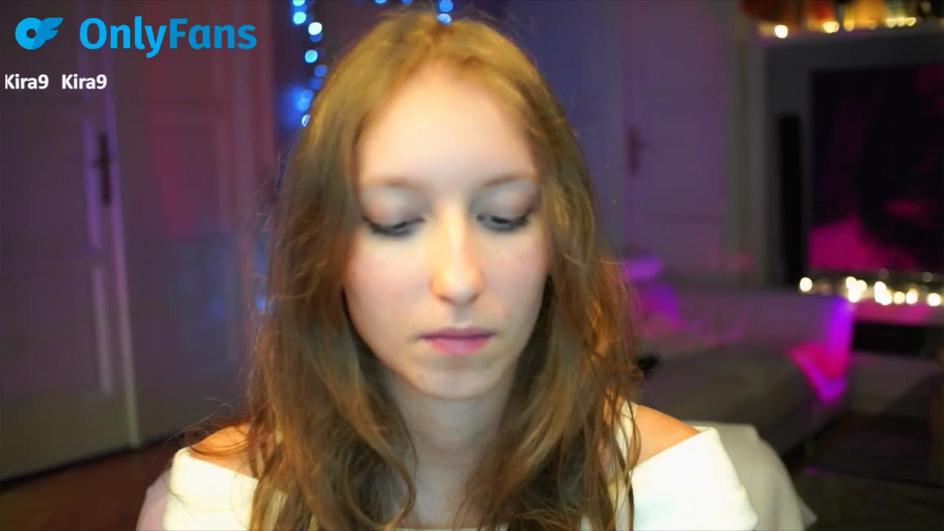 Gallery image thumbnail from Kira9's myfreecams stream on, 09/28/2025, 21:02 image 12 of 20