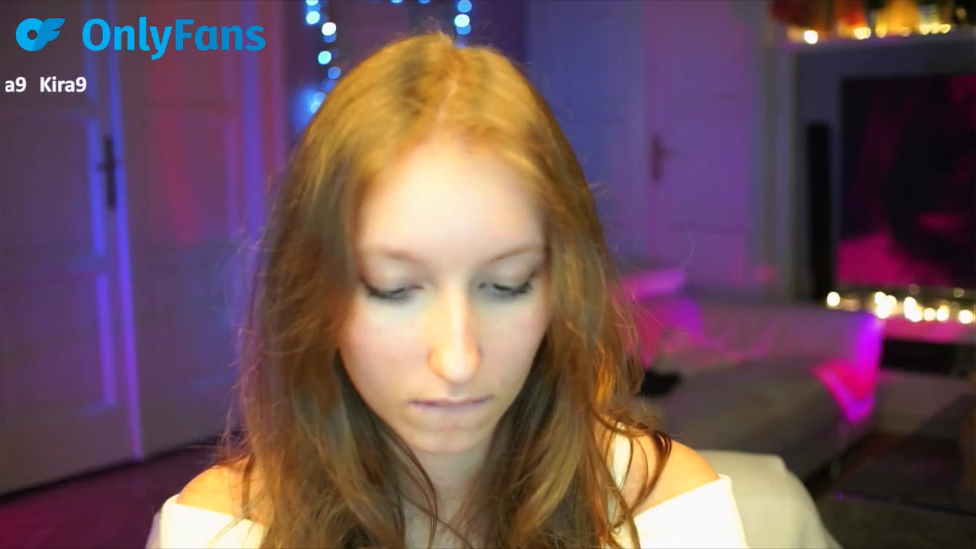 Gallery image thumbnail from Kira9's myfreecams stream on, 09/28/2025, 21:02 image 8 of 20