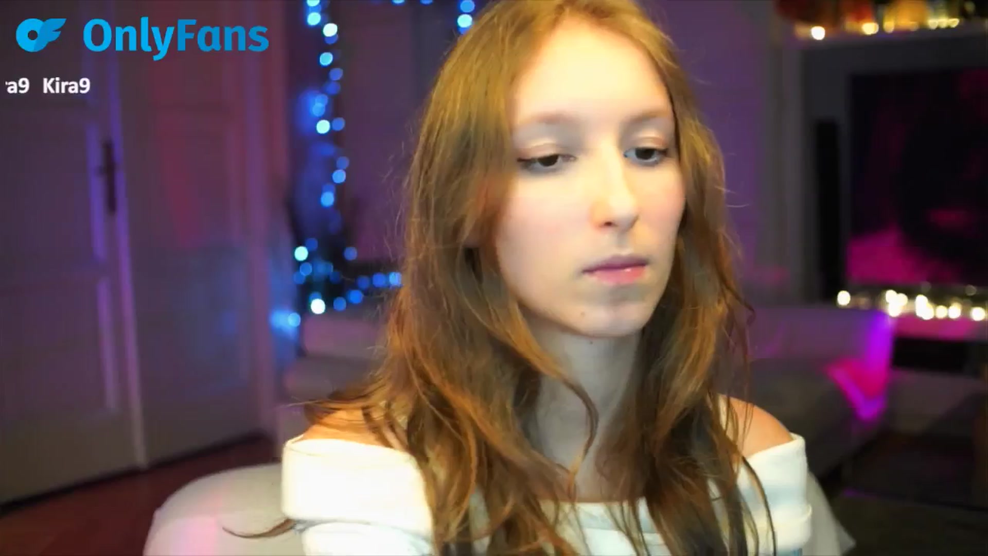 Gallery image thumbnail from Kira9's myfreecams stream on, 09/28/2025, 21:02 image 11 of 20