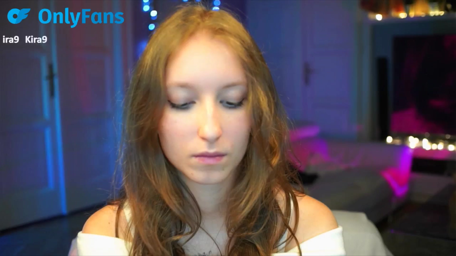Gallery image thumbnail from Kira9's myfreecams stream on, 09/28/2025, 21:02 image 3 of 20