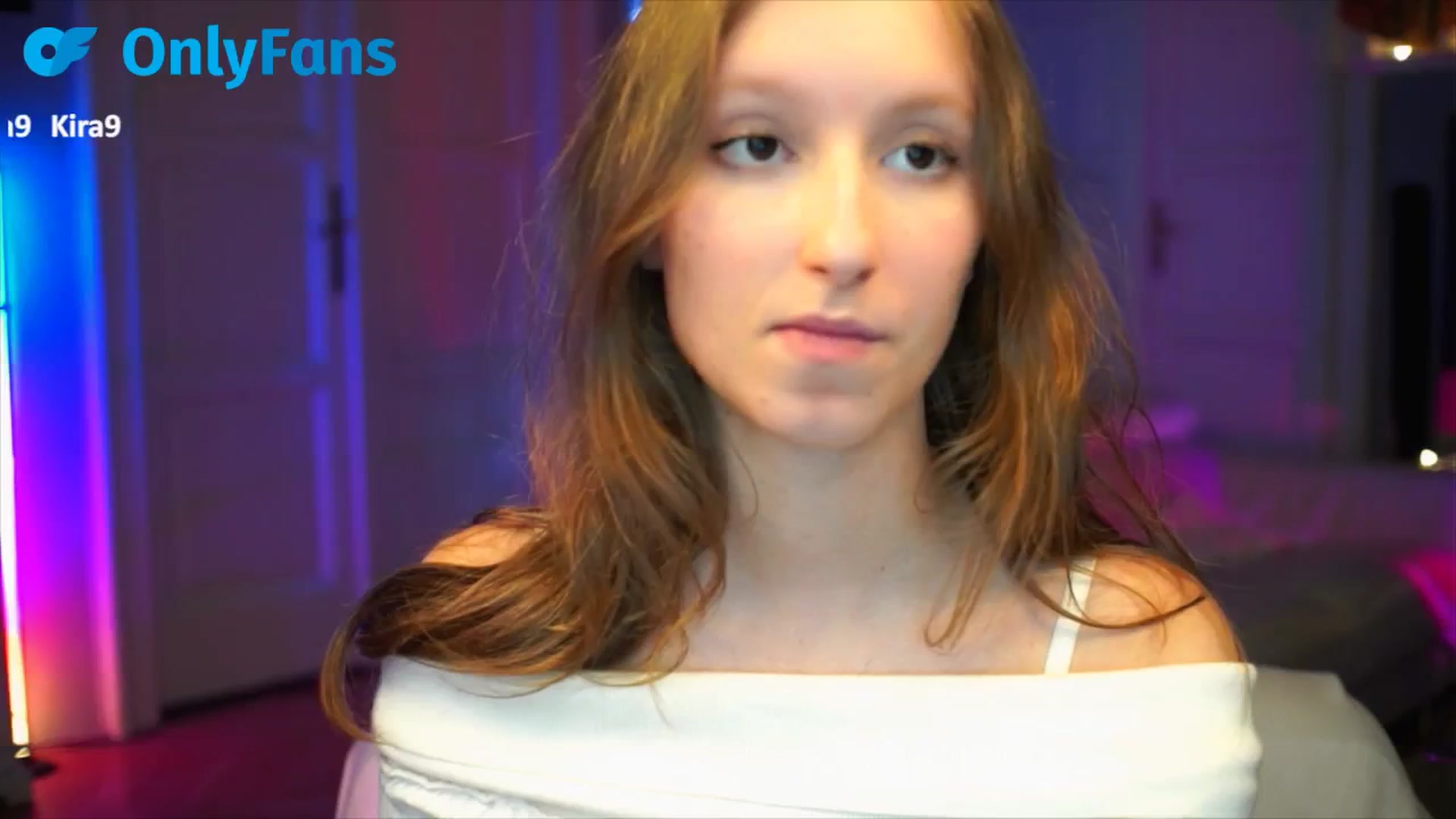 Gallery image thumbnail from Kira9's myfreecams stream on, 09/28/2025, 21:53 image 2 of 20