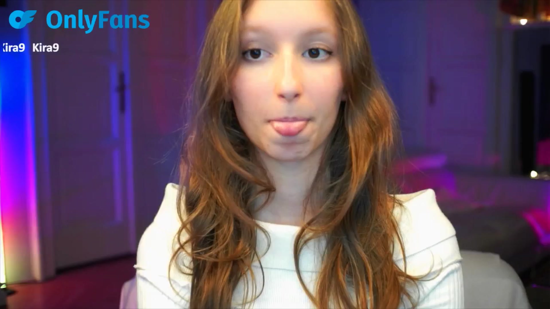 Gallery image thumbnail from Kira9's myfreecams stream on, 09/28/2025, 21:53 image 9 of 20