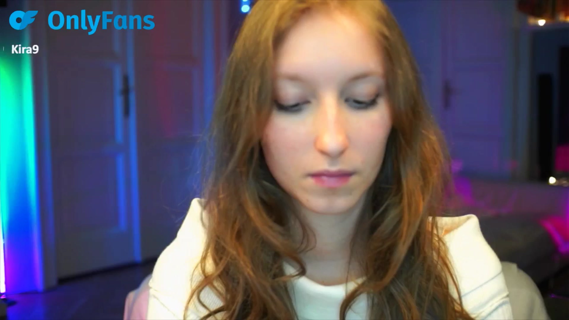 Gallery image thumbnail from Kira9's myfreecams stream on, 09/28/2025, 21:53 image 8 of 20