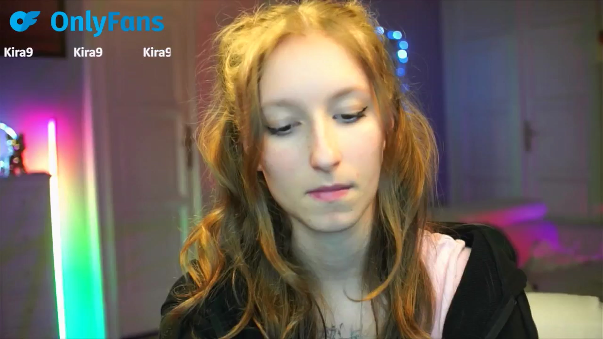 Gallery image thumbnail from Kira9's myfreecams stream on, 09/29/2025, 19:25 image 19 of 20