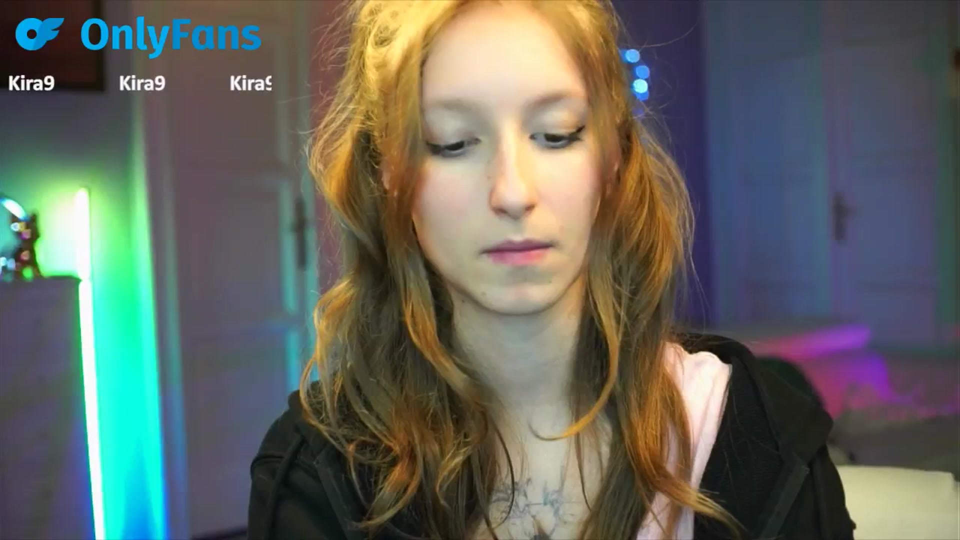 Gallery image thumbnail from Kira9's myfreecams stream on, 09/29/2025, 19:25 image 18 of 20