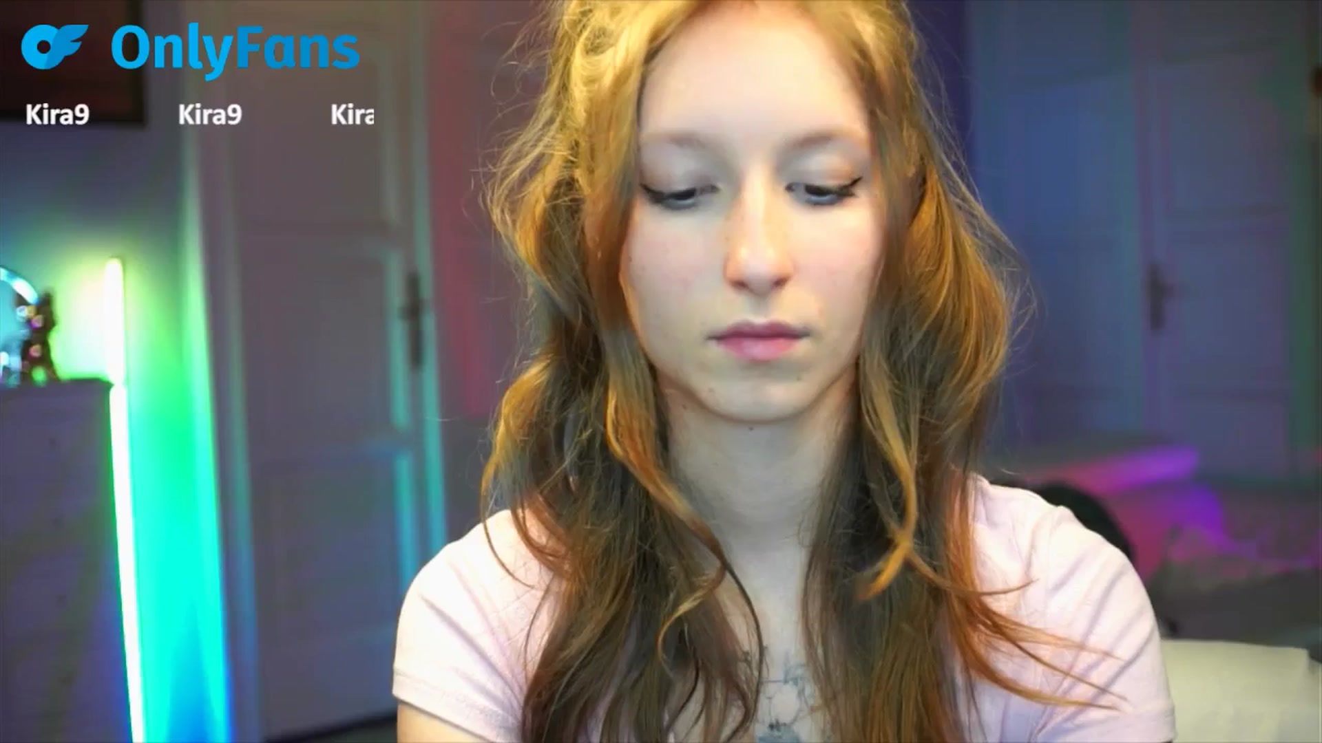 Gallery image thumbnail from Kira9's myfreecams stream on, 09/29/2025, 19:25 image 13 of 20