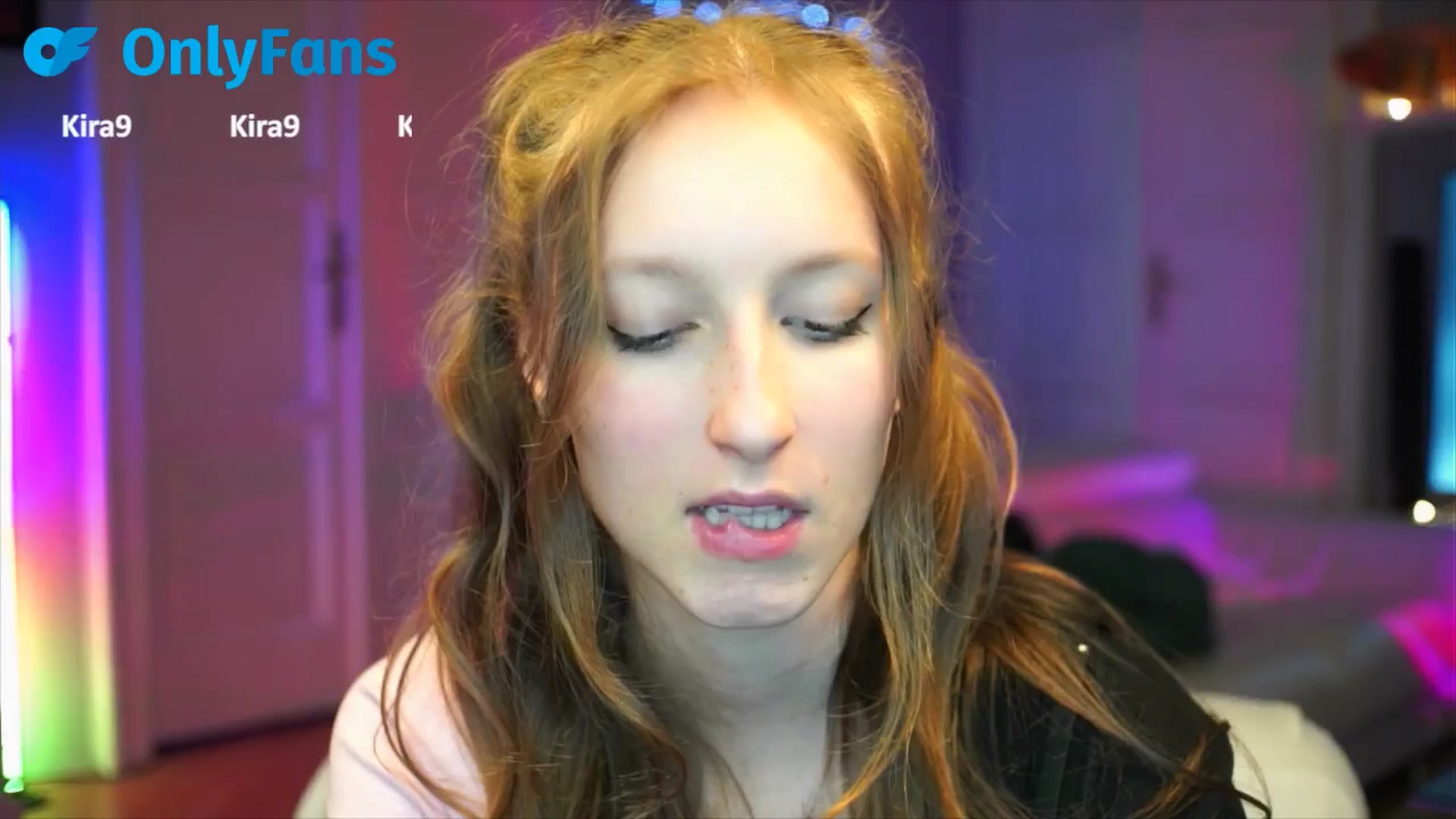 Gallery image thumbnail from Kira9's myfreecams stream on, 09/29/2025, 21:50 image 8 of 20