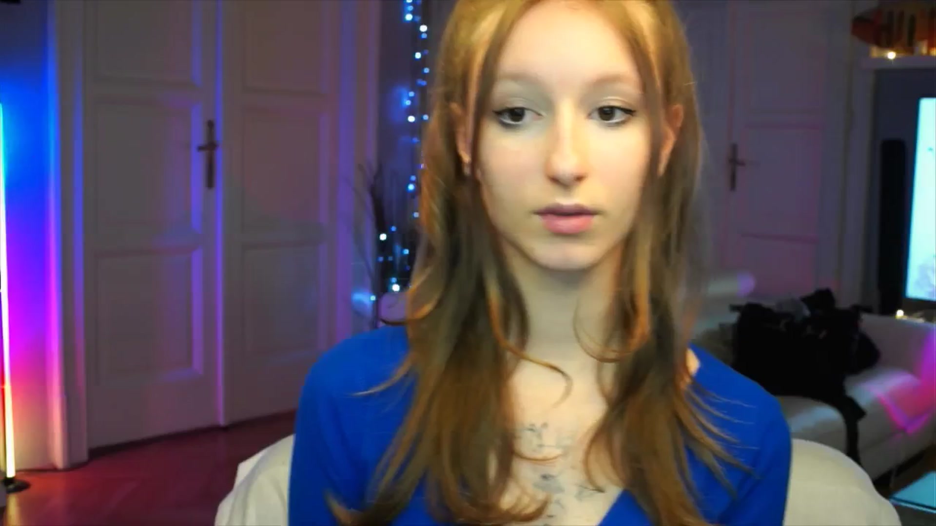 Gallery image thumbnail from Kira9's myfreecams stream on, 10/03/2025, 16:50 image 4 of 20