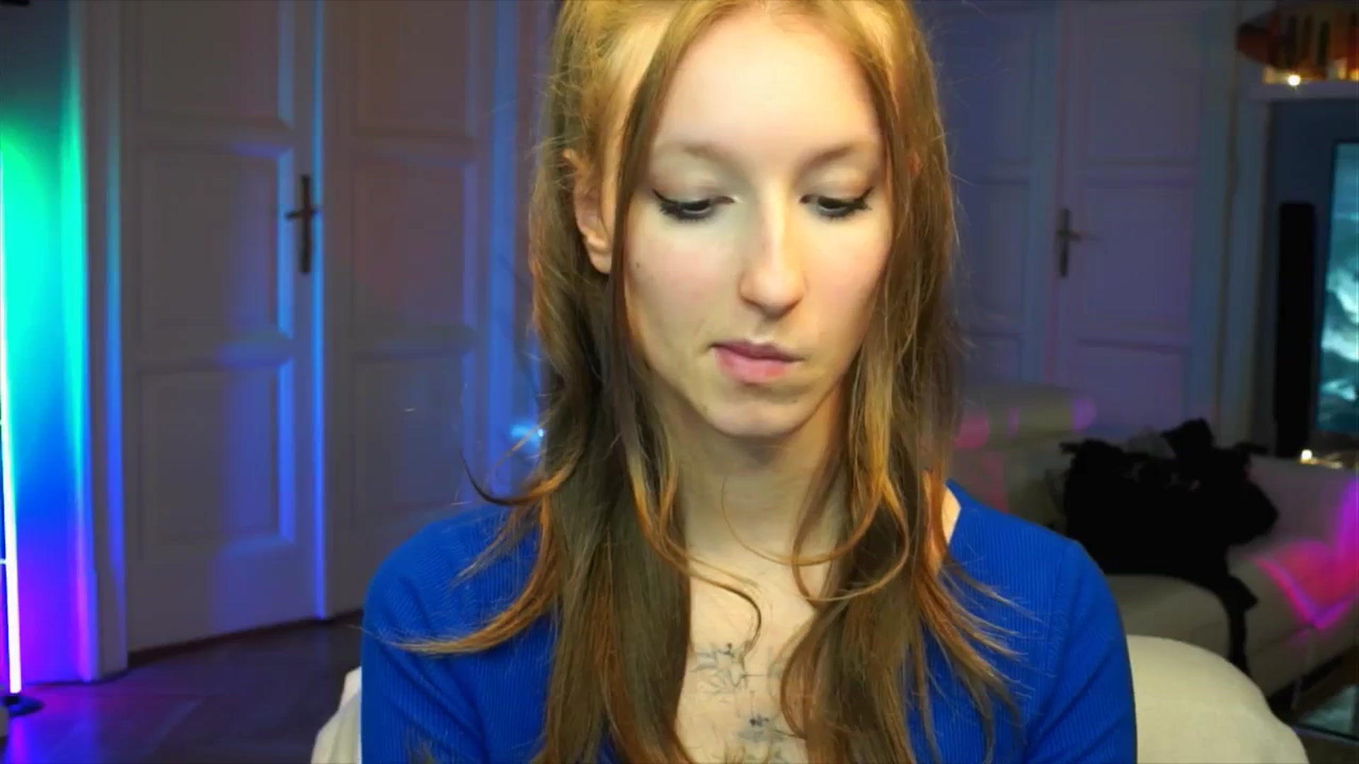 Gallery image thumbnail from Kira9's myfreecams stream on, 10/03/2025, 16:50 image 14 of 20