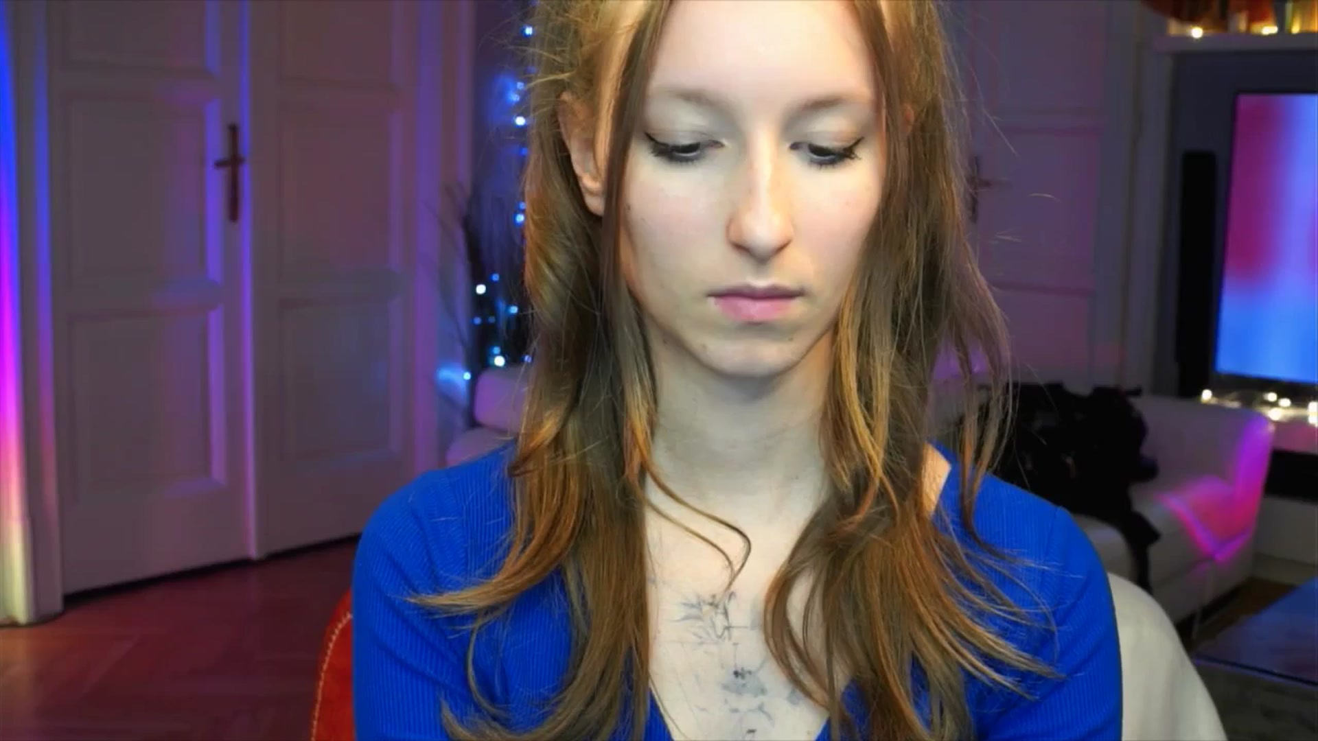 Gallery image thumbnail from Kira9's myfreecams stream on, 10/03/2025, 18:38 image 8 of 20