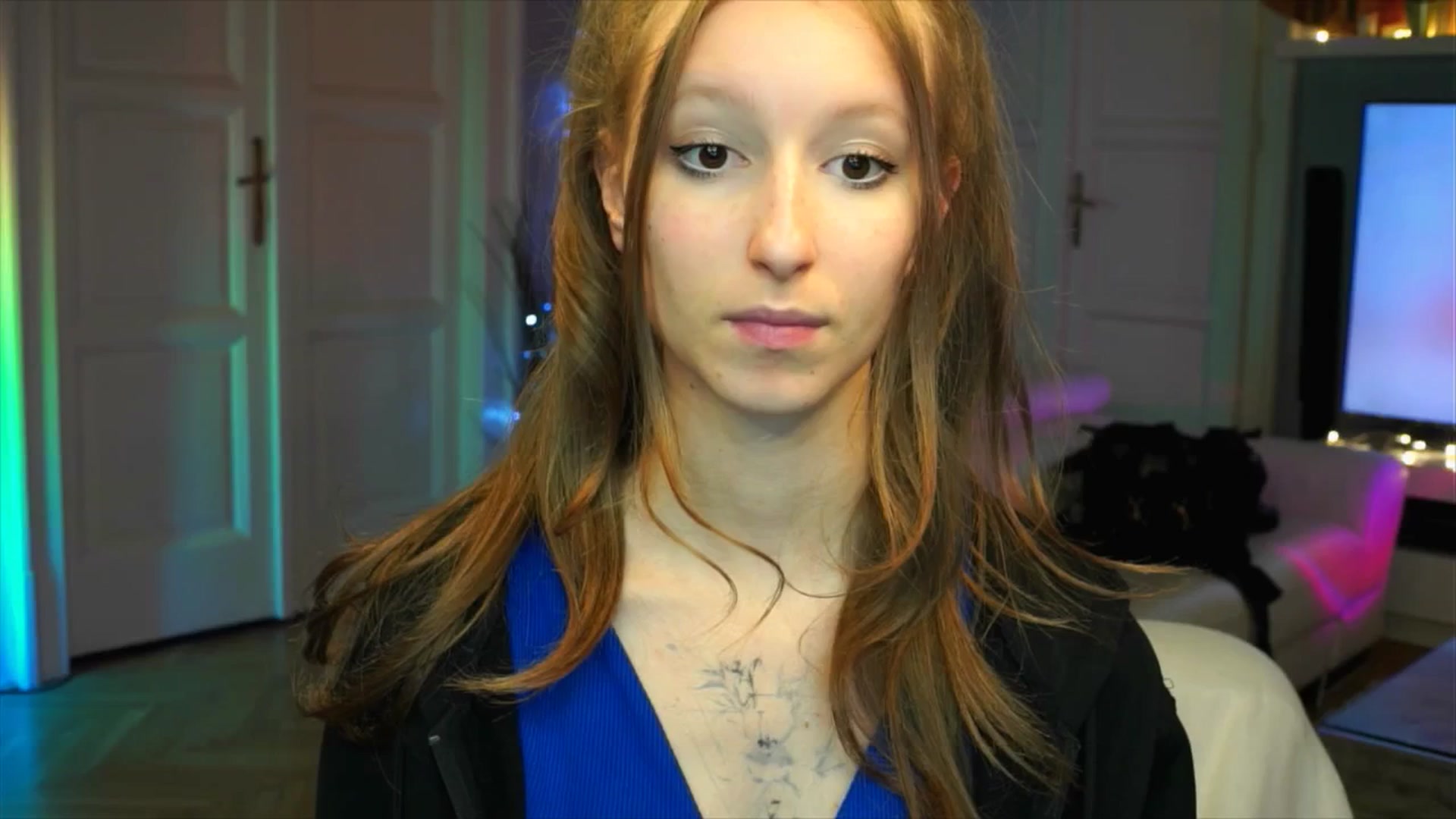 Gallery image thumbnail from Kira9's myfreecams stream on, 10/03/2025, 18:38 image 9 of 20