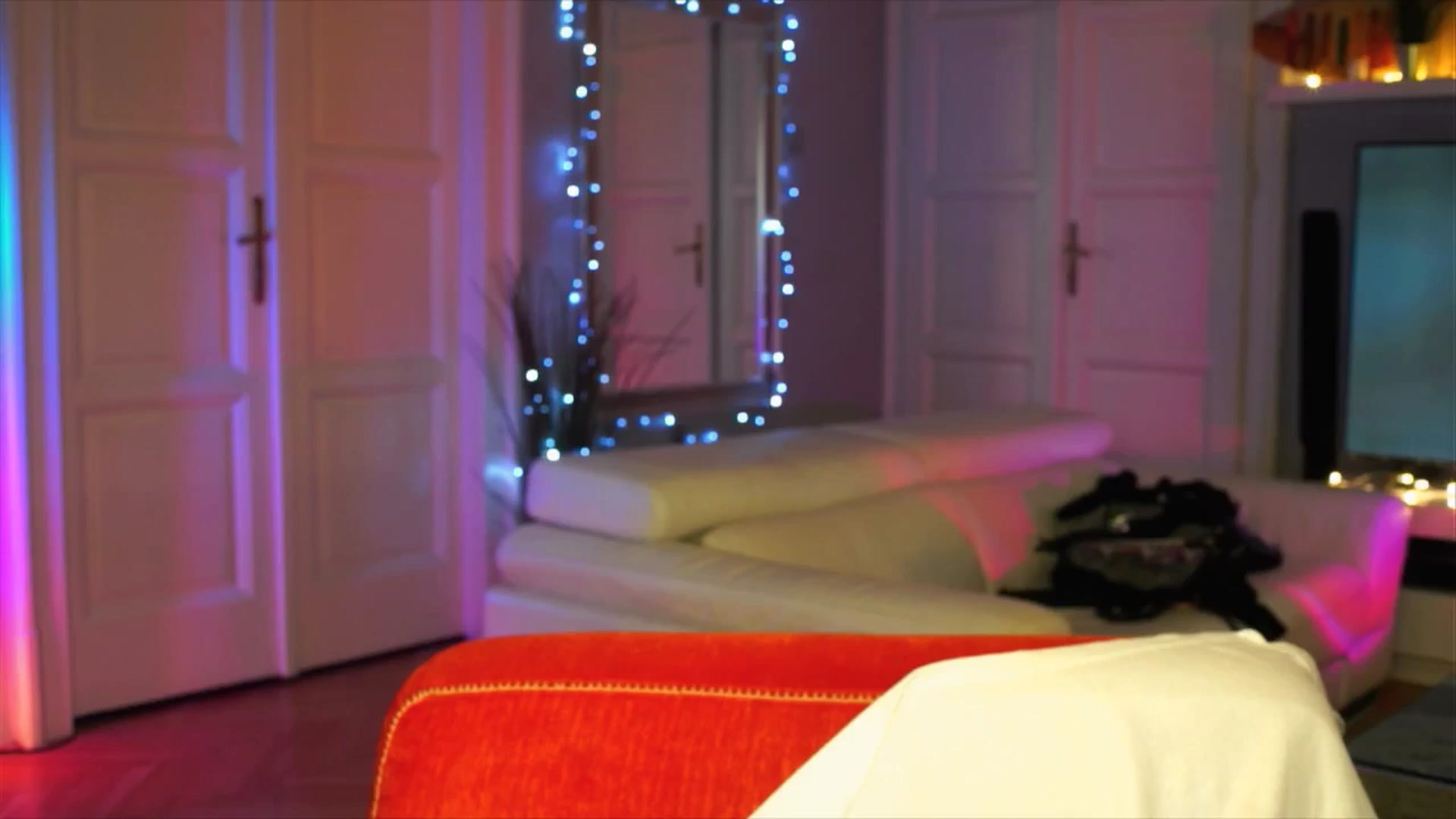 Gallery image thumbnail from Kira9's myfreecams stream on, 10/03/2025, 20:19 image 3 of 20