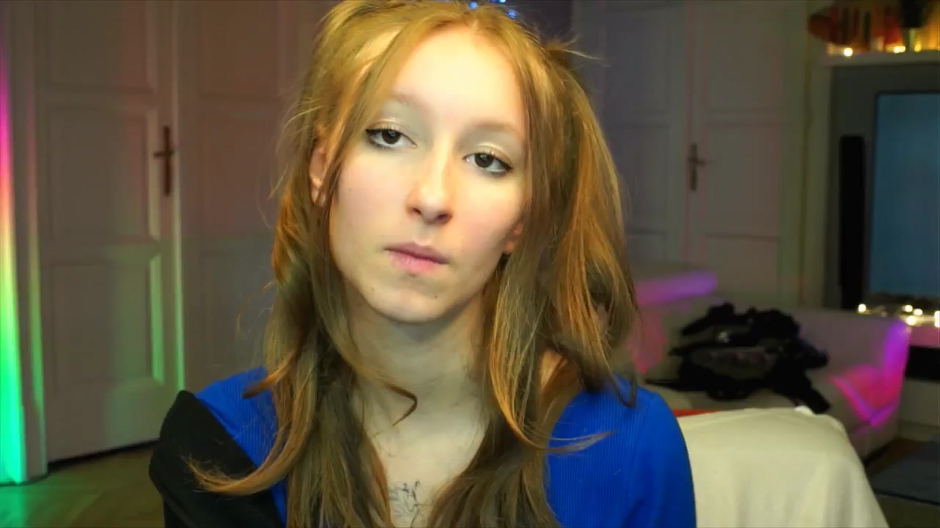 Gallery image thumbnail from Kira9's myfreecams stream on, 10/03/2025, 20:19 image 1 of 20