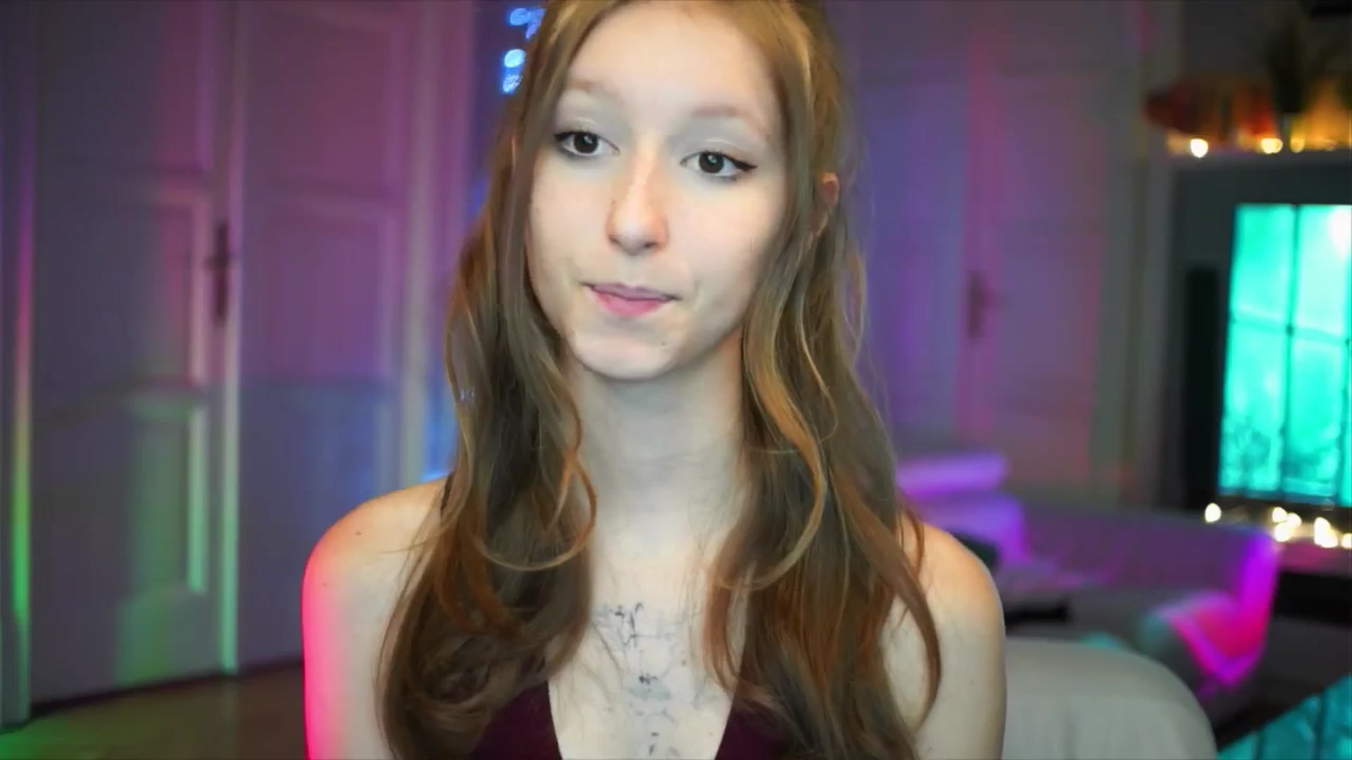 Gallery image thumbnail from Kira9's myfreecams stream on, 10/04/2025, 17:00 image 11 of 20