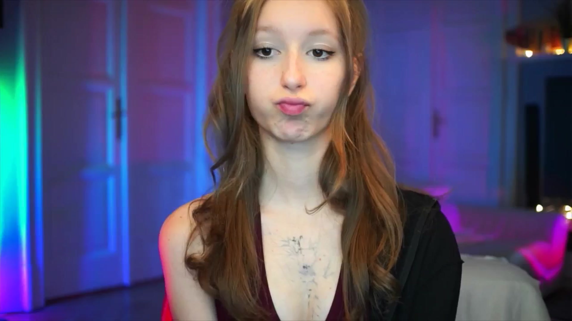 Gallery image thumbnail from Kira9's myfreecams stream on, 10/04/2025, 17:00 image 20 of 20