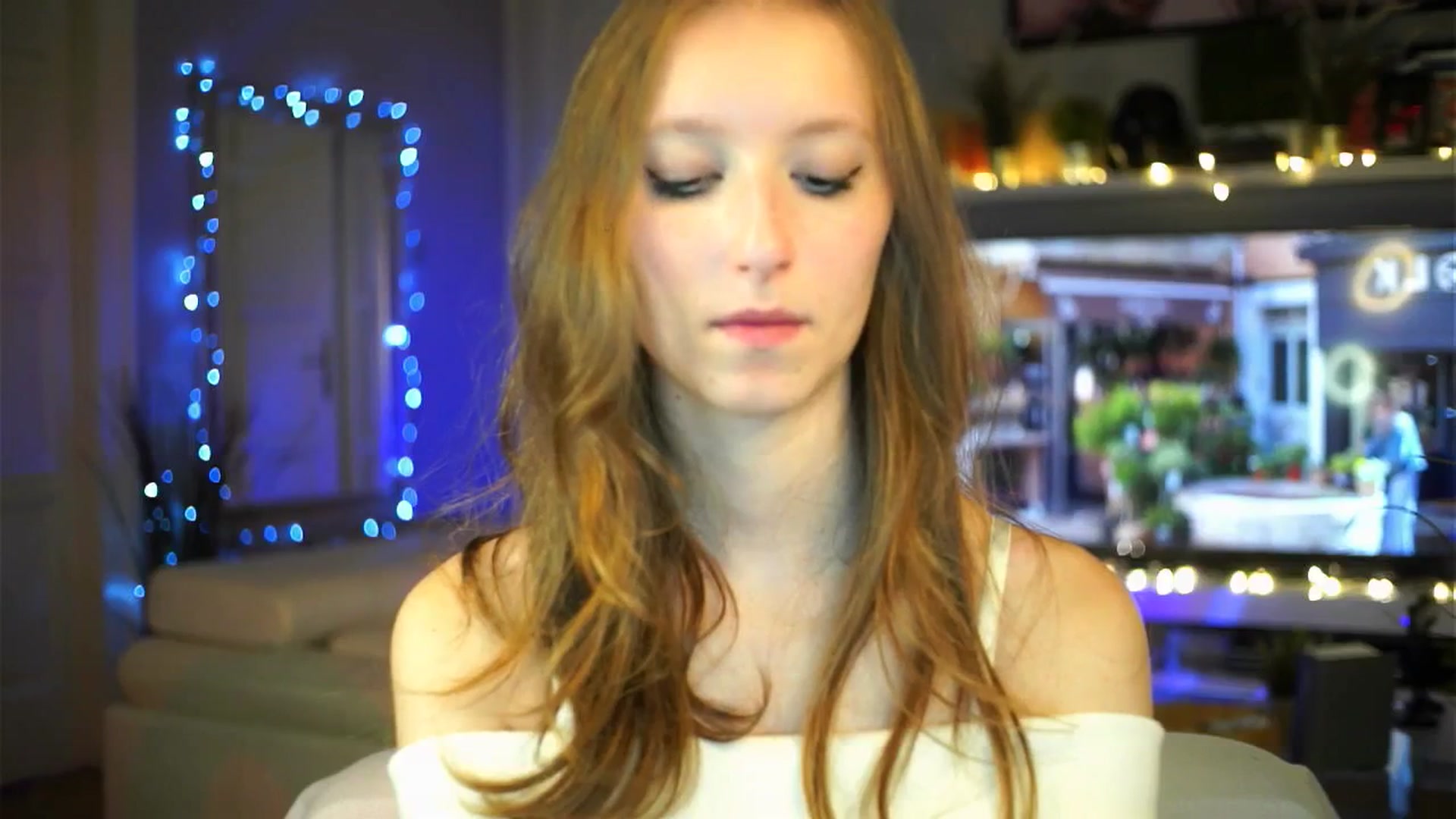 Gallery image thumbnail from Kira9's myfreecams stream on, 10/09/2025, 19:05 image 5 of 20