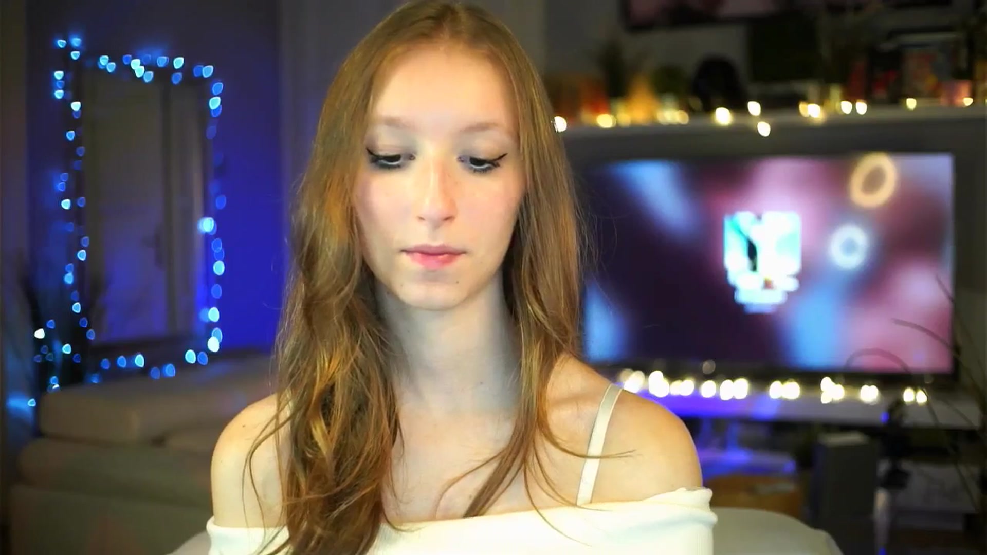 Gallery image thumbnail from Kira9's myfreecams stream on, 10/09/2025, 19:05 image 11 of 20