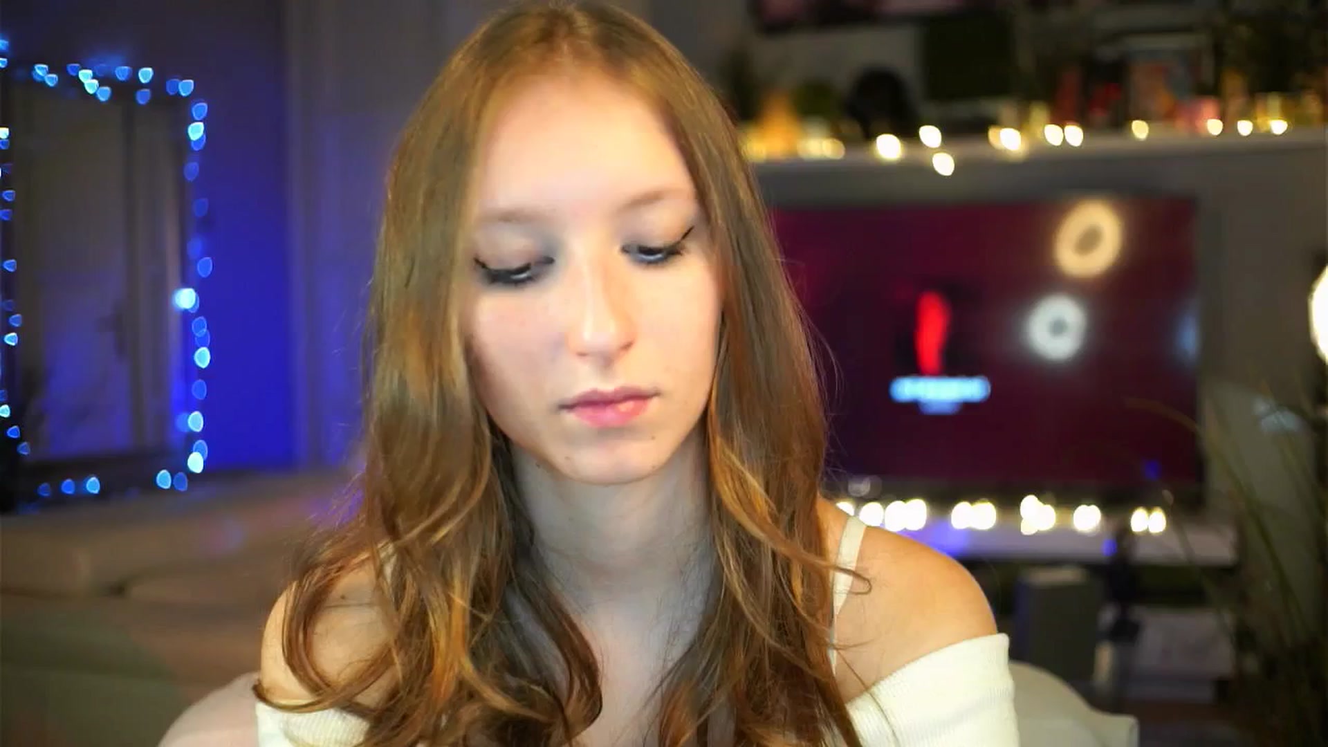 Gallery image thumbnail from Kira9's myfreecams stream on, 10/09/2025, 20:39 image 20 of 20