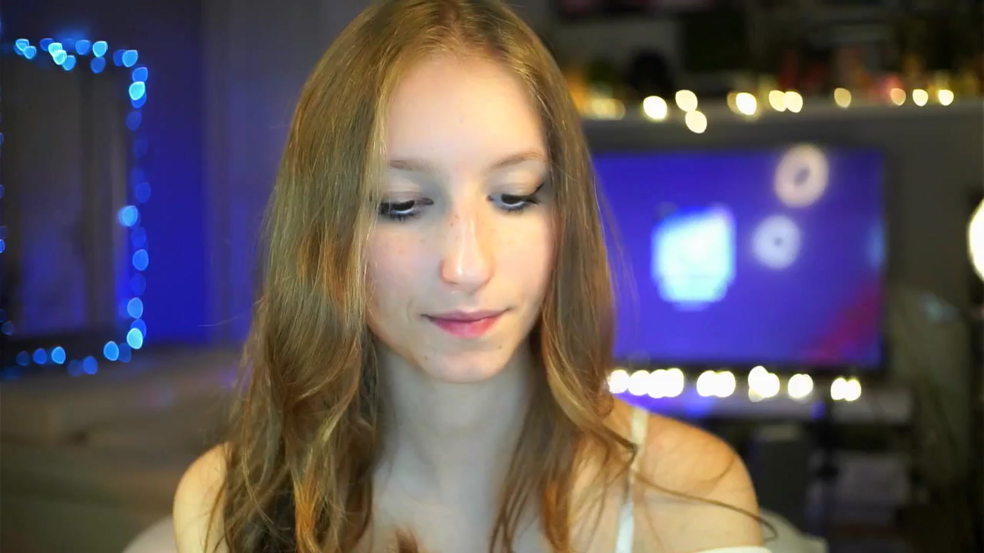 Gallery image thumbnail from Kira9's myfreecams stream on, 10/09/2025, 20:39 image 2 of 20
