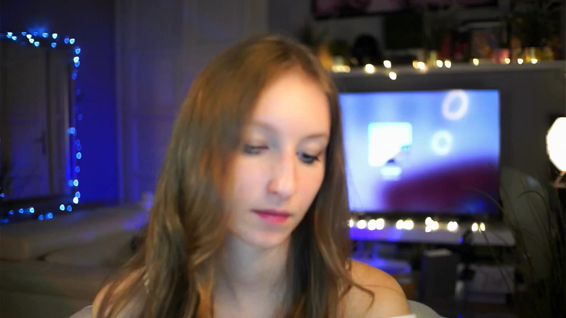Gallery image thumbnail from Kira9's myfreecams stream on, 10/09/2025, 20:39 image 11 of 20