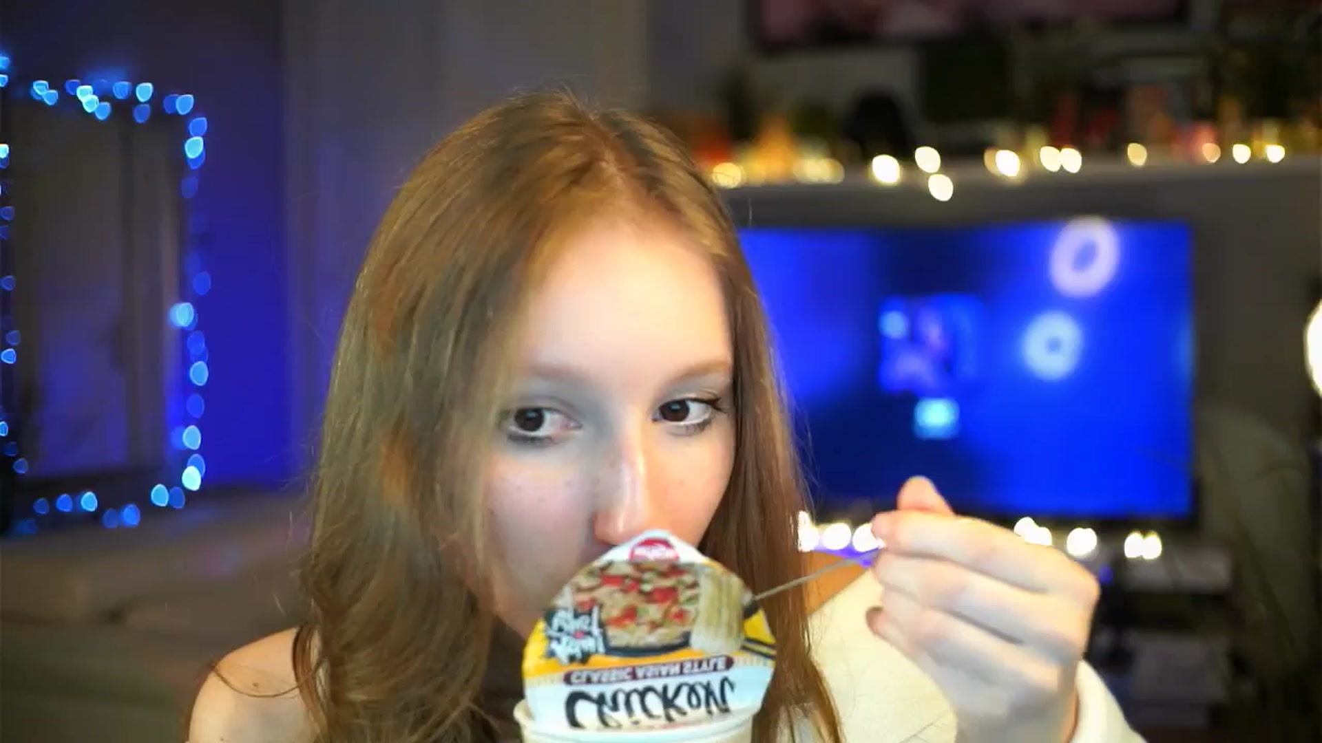 Gallery image thumbnail from Kira9's myfreecams stream on, 10/09/2025, 21:44 image 13 of 20