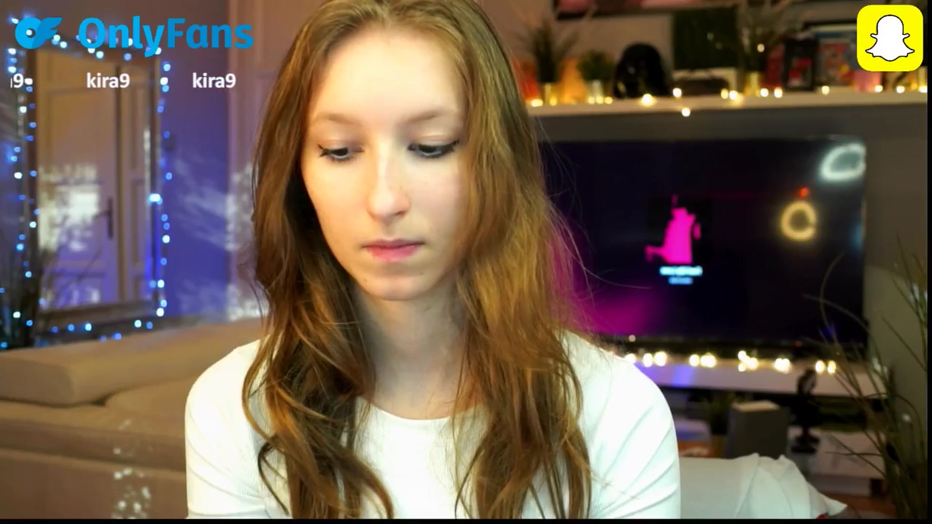 Gallery image thumbnail from Kira9's myfreecams stream on, 10/11/2025, 14:45 image 17 of 20