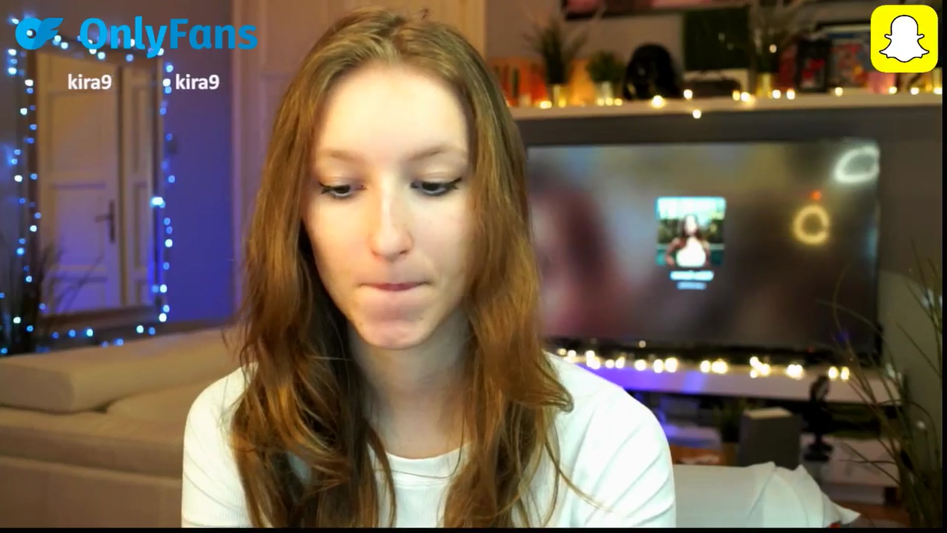 Gallery image thumbnail from Kira9's myfreecams stream on, 10/11/2025, 14:45 image 15 of 20