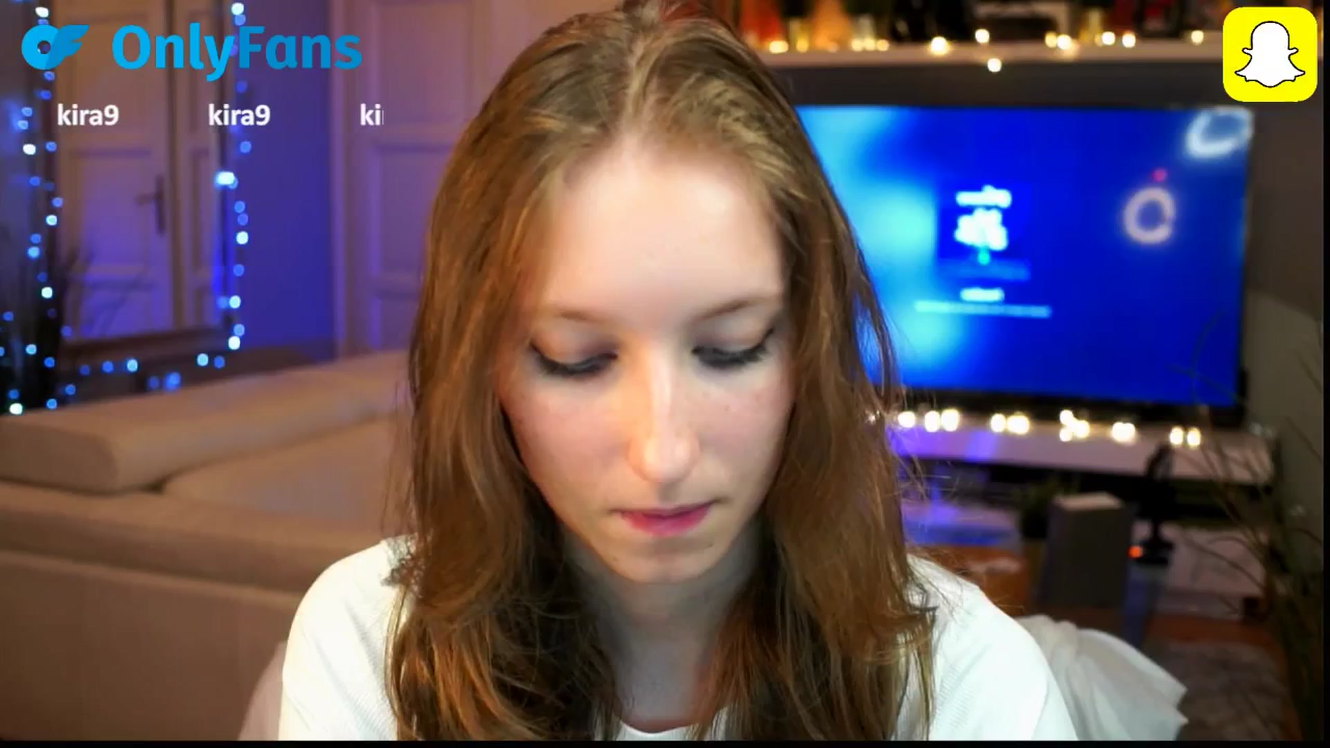Gallery image thumbnail from Kira9's myfreecams stream on, 10/11/2025, 19:05 image 10 of 20