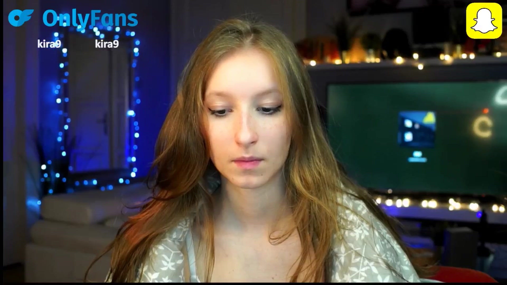 Gallery image thumbnail from Kira9's myfreecams stream on, 10/12/2025, 17:03 image 3 of 20