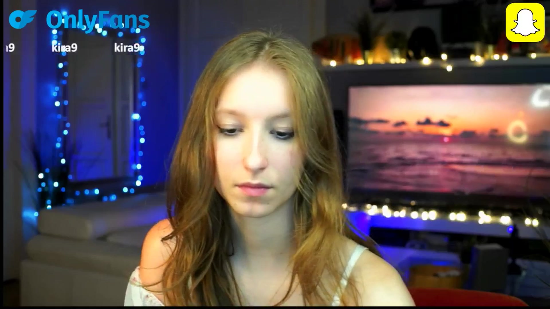 Gallery image thumbnail from Kira9's myfreecams stream on, 10/12/2025, 17:03 image 10 of 20