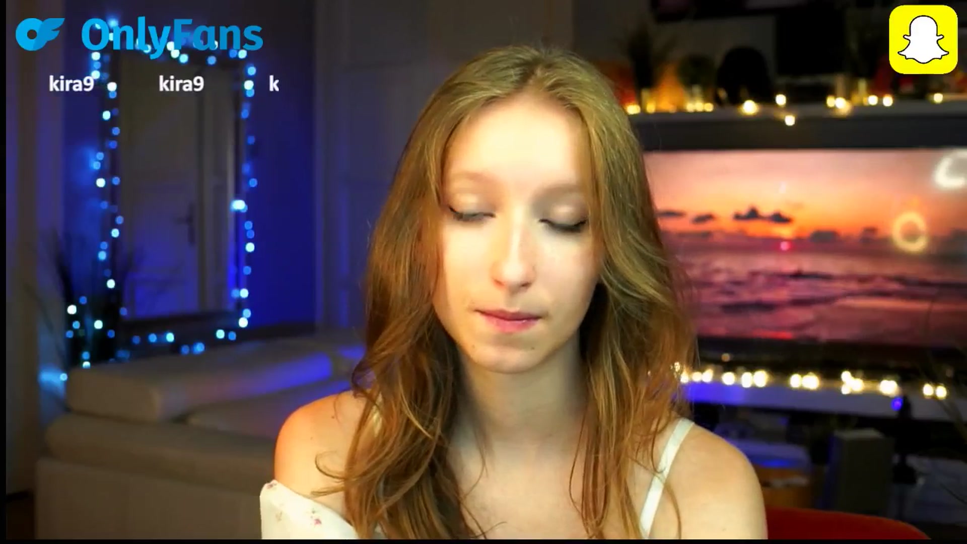 Gallery image thumbnail from Kira9's myfreecams stream on, 10/12/2025, 17:03 image 8 of 20